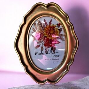 Nicole Miller Elegant Gold Oval Frame for 5”x7” photo